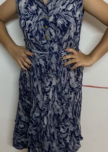 Navvy Blue Sleeveless Midi With Collar For Woman
