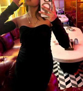 Chic Black Bodycon Mini Dress