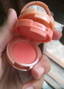 Triple Shade Blush / highlighter/ eyeshadow Palett