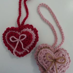 Crochet Ruffle Heart Charm💗