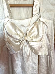 Beautiful Top With Bow Details