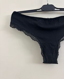 H&amp;M LACE TRIMMED THONG BRIEF