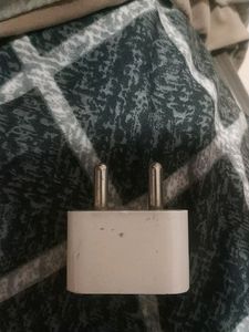 im selling apple adopter usb