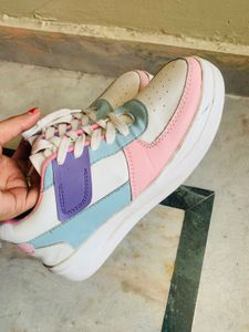 Beautiful Sneakers🦋🌸🎀