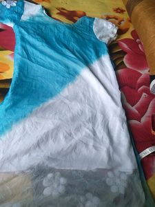 Blou With White Tops..