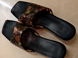 Metro Black Flower Heels Mule