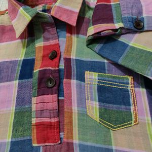 Multi-colored shirt Style