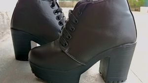 Black Leather Boot 👢