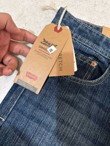 Levi&#39;s Denim Jeans(28 Waist)