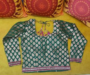 💚 Brocade Padded Blouse