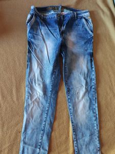 it&#39;s a jeans with good condition only used once an