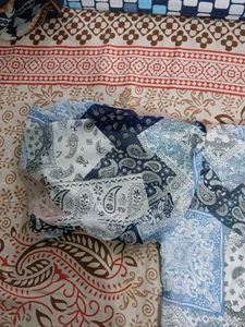 Patterned Women&#39;s Top