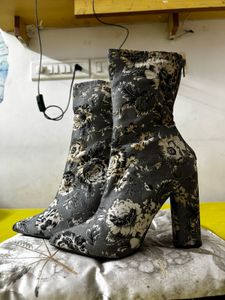 SALE 🔥 JAQUARD GREY BOOTS