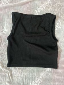 sale !!!black crop top