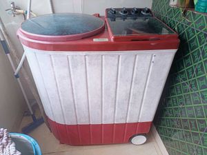 Red &amp; White Portable Washing Machine