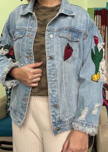 Denim Jacket with torn pattern💙