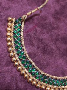 new unused .Green &amp; Gold Necklace