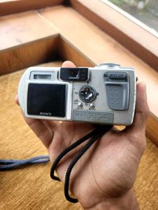 SONY CYBERSHOT Digital Camera Combo
