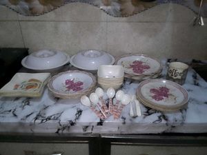 Dinnerware Set