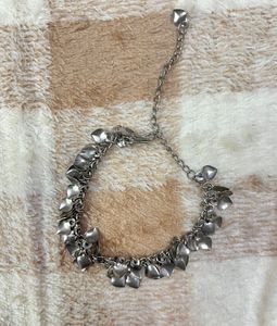 Jewellery Set: Earrings,bracelet &amp; black chokar