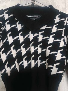 Price Drop Top Black And White