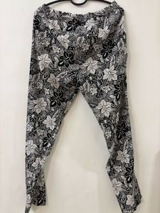 Black and white printed Pants
