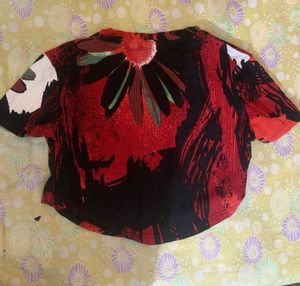 Sale 🥳👚Floral Print Crop Top