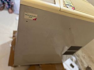 WINDOW AIR CONDITIONER
