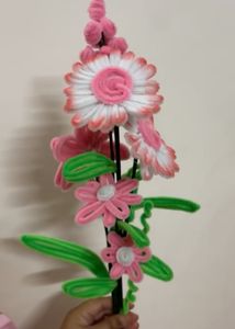 Pink daisy pipe cleaner flower bunch 🌸