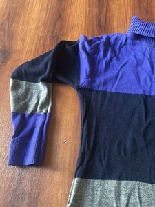 Women/Girls full sleeves wollen top M size