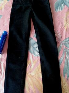 New Ultrablack Straight Jean