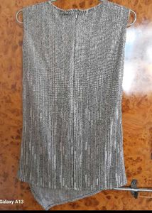 New Sleeveless Top