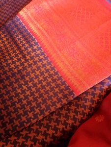 Elegant Houndstooth Saree With Attached Blouse