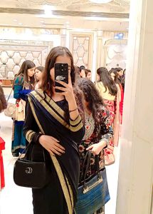 Gorgeous Black Saree With Golden Border(Pleated)