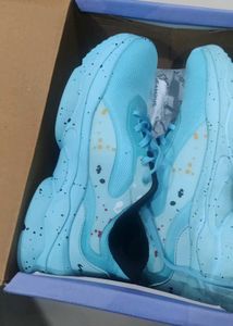 Sports Shoes