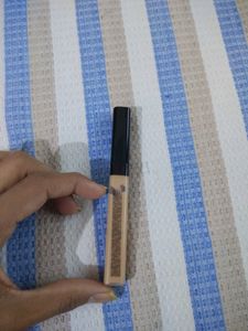 Maybelline Fit Me Concealer (25 medium)