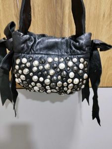 Black Handbag with Studs💥
