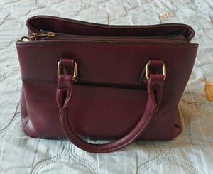 Burgundy Structured Shoulderbag