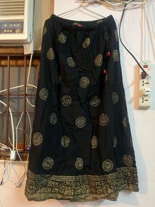 Elegant Black & Gold Skirt