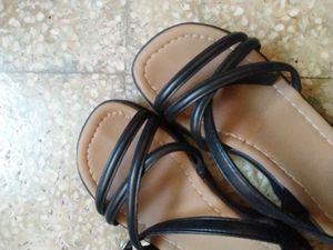 Black Strappy Sandal ✨