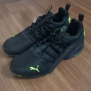 PUMA SPORTS SHOE  unwanted gift...used Once NO COI