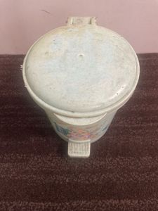 Tabletop Dustbin