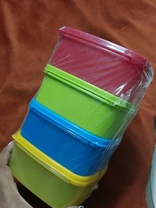 Set of 4 vibrant color container storage lunch box
