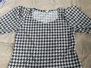 Houndstooth Puff Sleeve Top