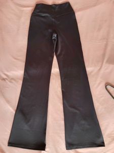 H&amp;M Sport Flared Legging With DryMove /Small