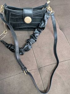 Chic Black Handbag