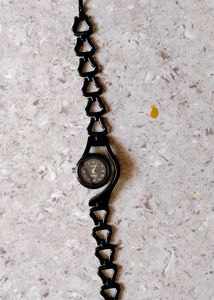 TRENDING WOMEN STYLISH WATCH