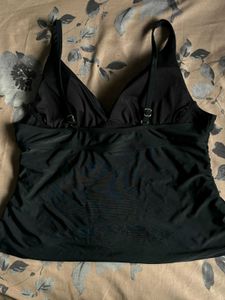 Black Top with removable pads