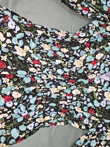 Zara Floral V Neck Peplum Puff Sleeve Top