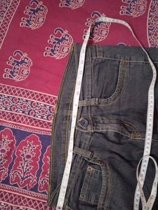 Stylish Cropped Denim Jeans